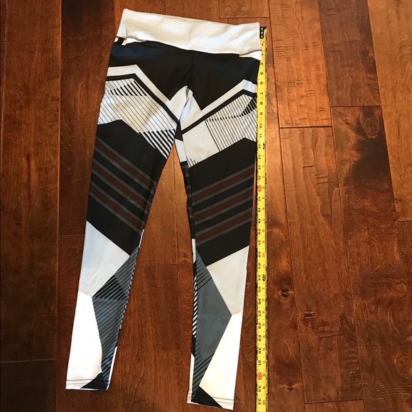 NWOT!  Workout Capri - Picture 4 of 4